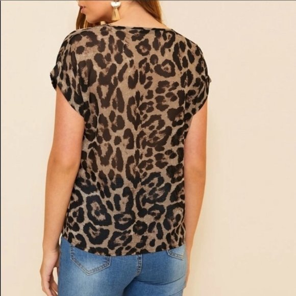LAST 1!✨Trendy Leopard Short-Sleeve Top✨ 5-STAR⭐️ - Picture 3 of 6